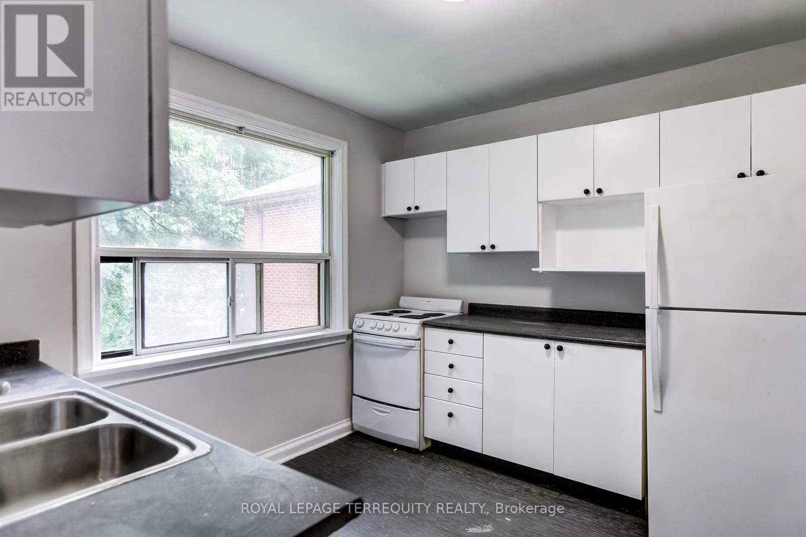 2563 Kingston Road, Toronto, Ontario  M1M 1M1 - Photo 24 - E11996569