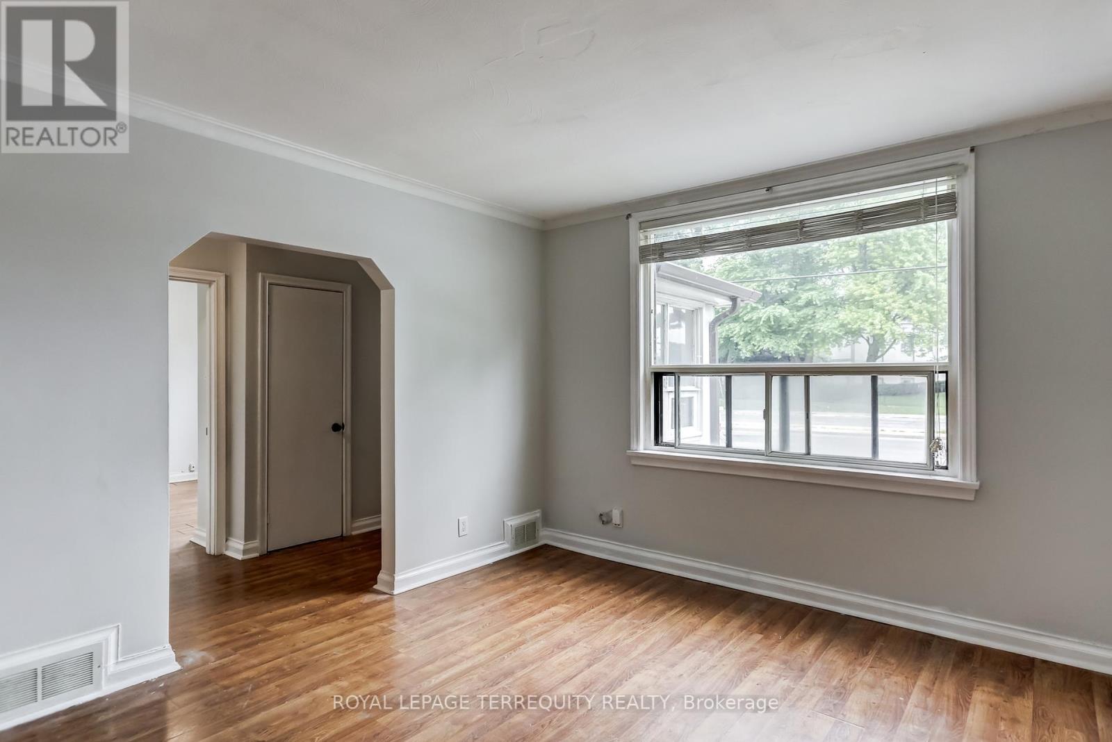 2563 Kingston Road, Toronto, Ontario  M1M 1M1 - Photo 8 - E11996569