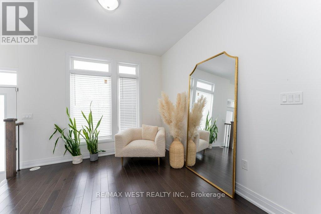 Property at 33 SHATNER TURNABOUT TRAIL image 4