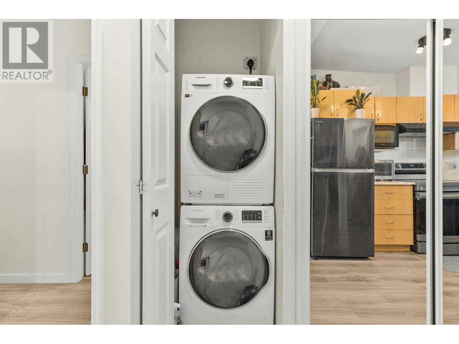 Listing Picture 11 of 24 : 406 2238 KINGSWAY, Vancouver / 溫哥華 - 魯藝地產 Yvonne Lu Group - MLS Medallion Club Member