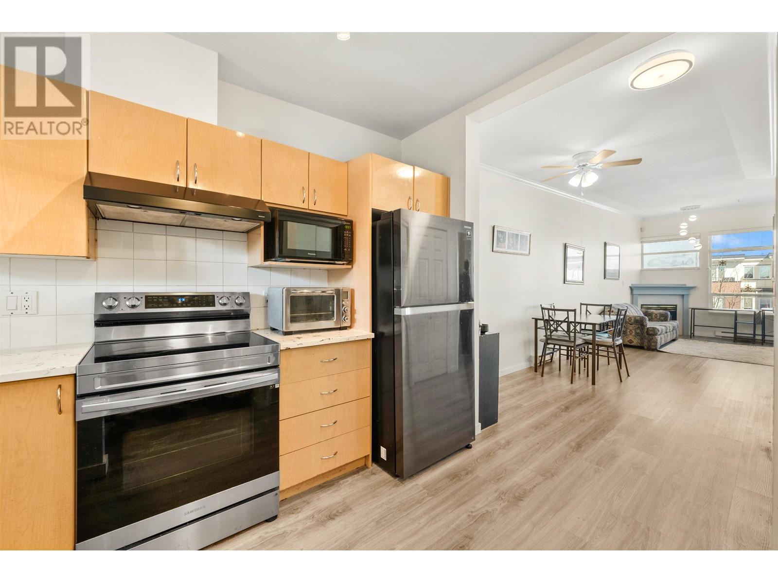 Listing Picture 14 of 24 : 406 2238 KINGSWAY, Vancouver / 溫哥華 - 魯藝地產 Yvonne Lu Group - MLS Medallion Club Member