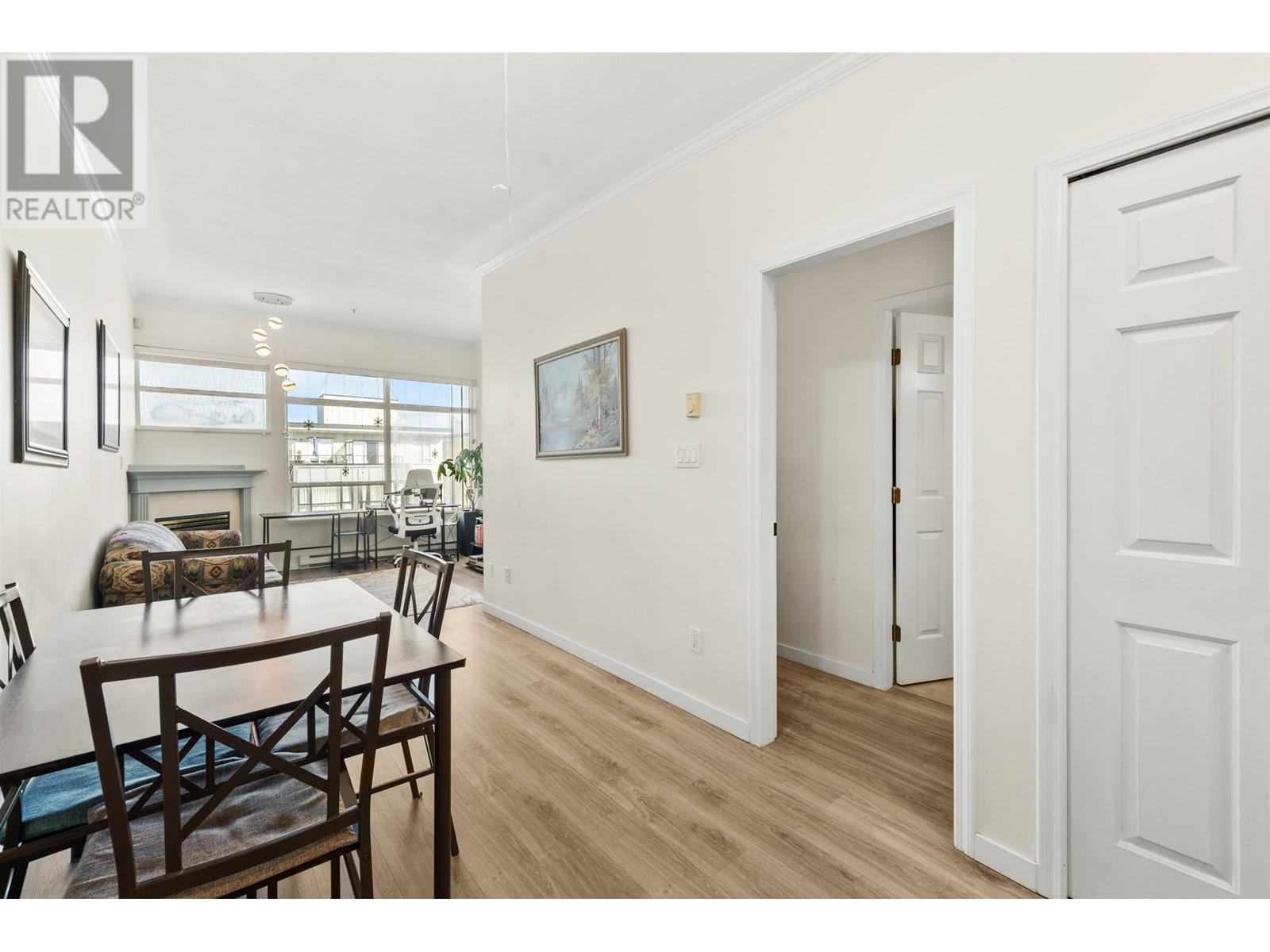 Listing Picture 6 of 24 : 406 2238 KINGSWAY, Vancouver / 溫哥華 - 魯藝地產 Yvonne Lu Group - MLS Medallion Club Member