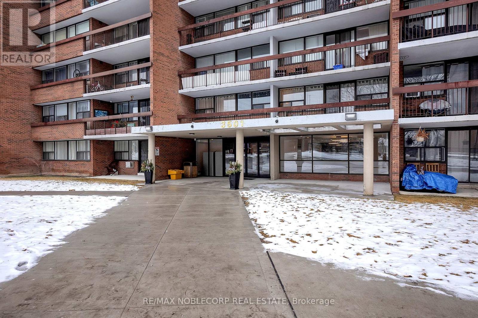 Property at 1010 - 3501 GLEN ERIN DRIVE image 4