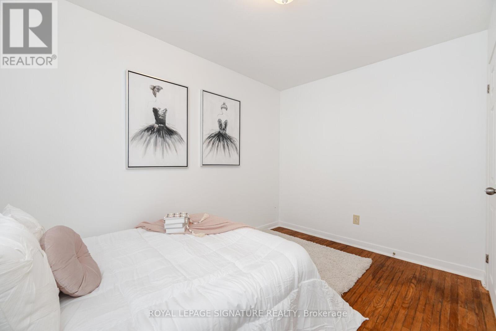 2557 Mindemoya Road, Mississauga, Ontario  L6M 5N8 - Photo 19 - W11996638