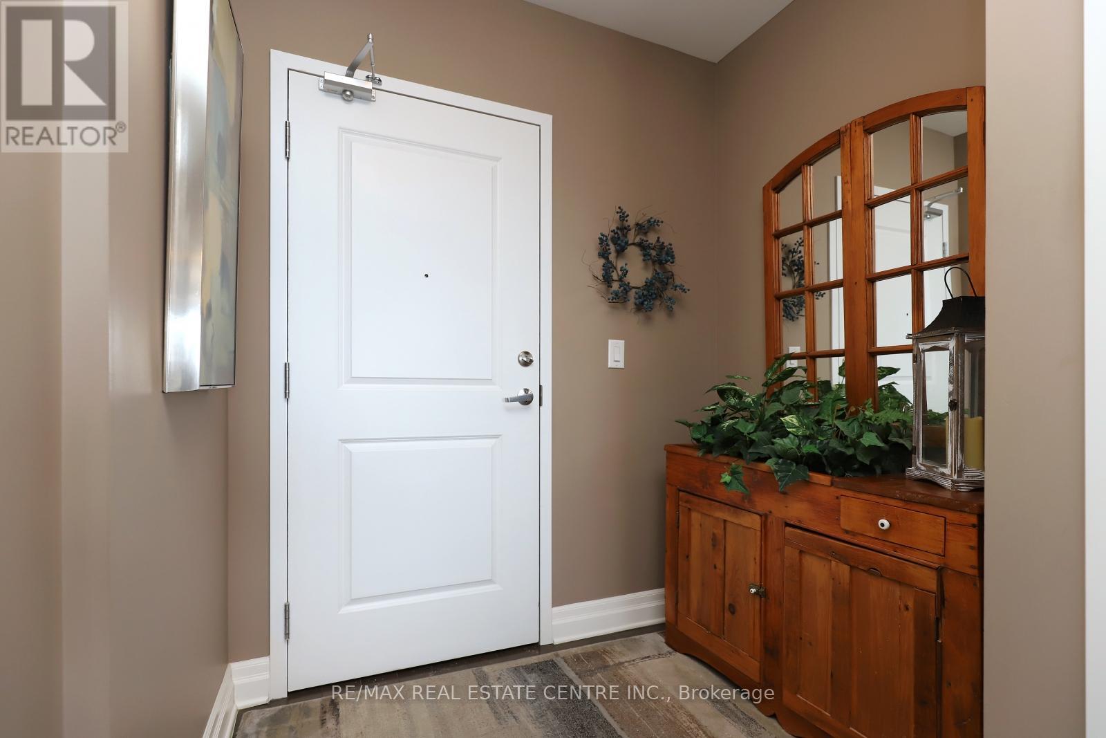 Property at 1005 - 160 MACDONELL STREET image 1