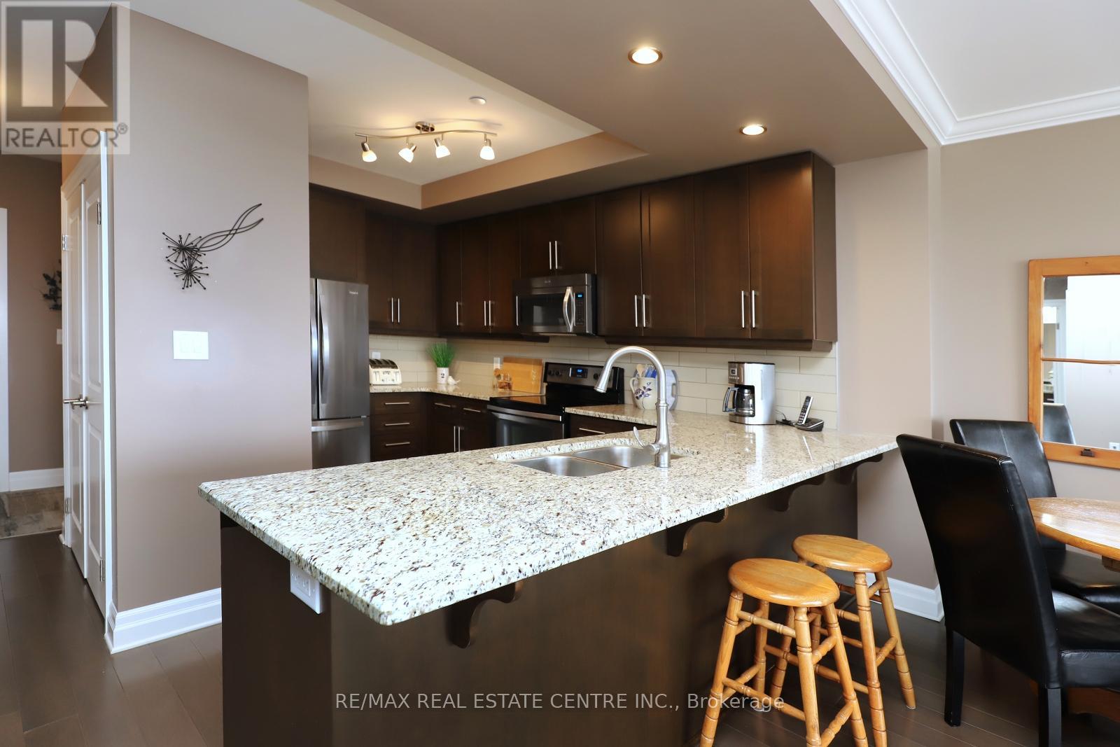 Property at 1005 - 160 MACDONELL STREET image 3