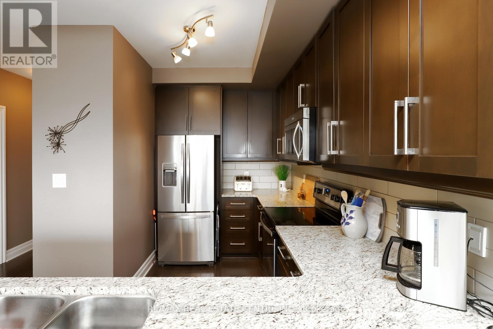 Property at 1005 - 160 MACDONELL STREET image 5