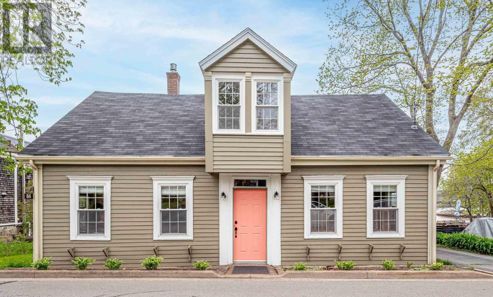 66 Main Street, Liverpool, Nova Scotia  B0T 1K0 - Photo 3 - 202503924