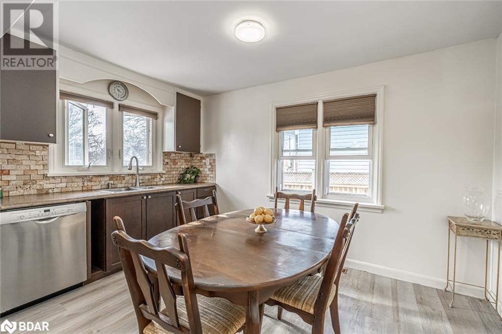 98 Donald Street, Barrie, Ontario  L4N 1E3 - Photo 5 - 40702122