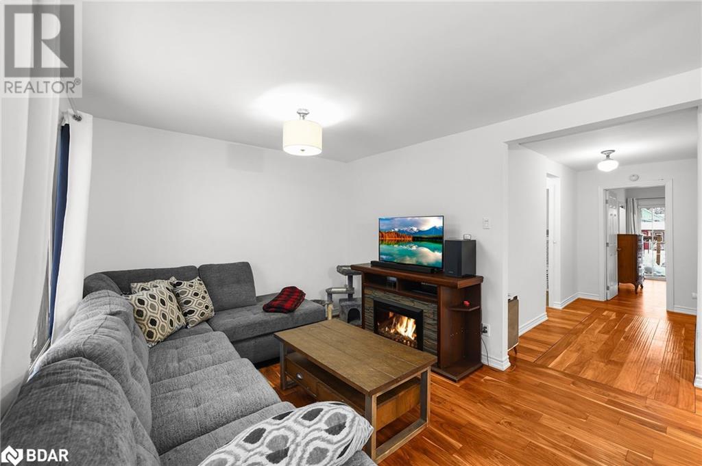 125 King Street, Angus, Ontario  L0M 1B0 - Photo 4 - 40702226