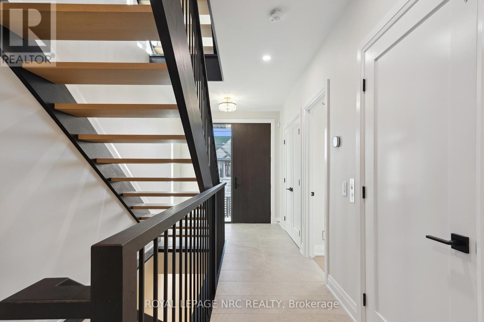 153 E Port Robinson Road, Pelham (Fonthill), Ontario  L0S 1E0 - Photo 10 - X11923972