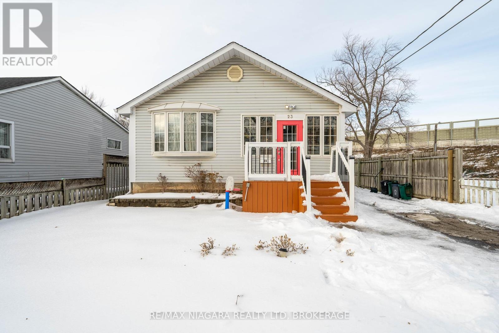 23 LANCASTER AVENUE, St. Catharines, Ontario