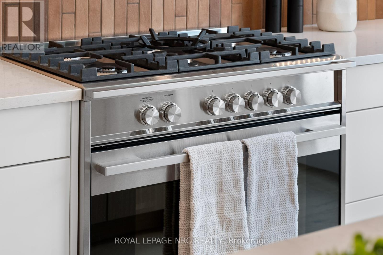 153 E Port Robinson Road, Pelham (Fonthill), Ontario  L0S 1E0 - Photo 23 - X11923972