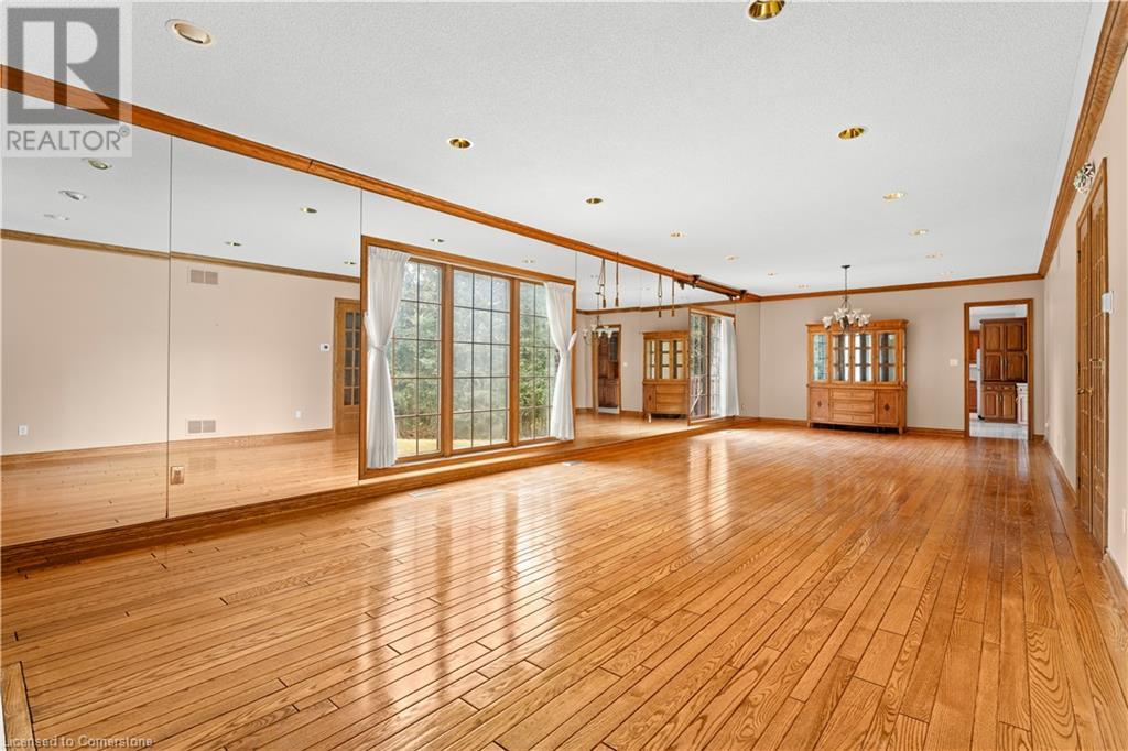 Property at 21 WOODLAND ACRES Crescent image 5