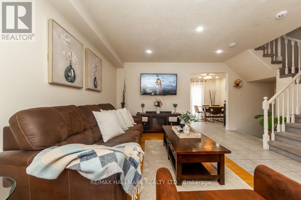 Property at 137 WALLER STREET image 3