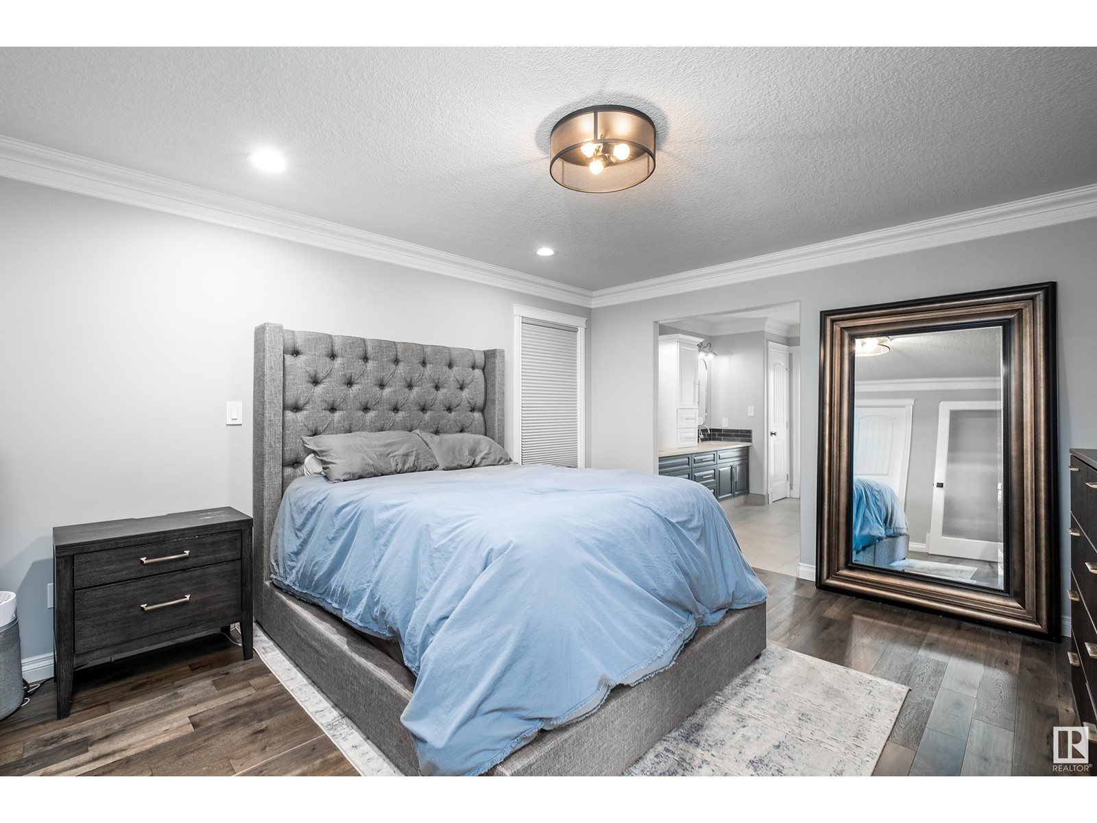 Property at 1546 Cunningham CA SW image 2