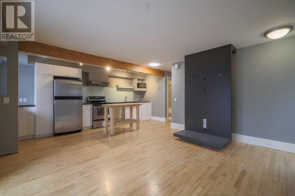 Property at 1, 2044 35 Avenue SW image 1