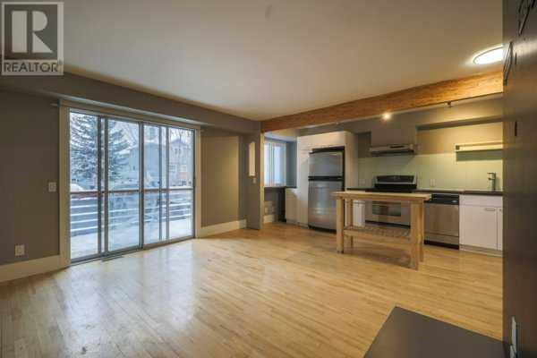 Property at 1, 2044 35 Avenue SW image 2