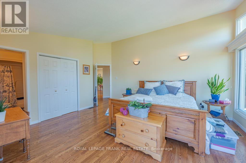 36 SOUTHSHORE ROAD Kawartha Lakes (Emily)