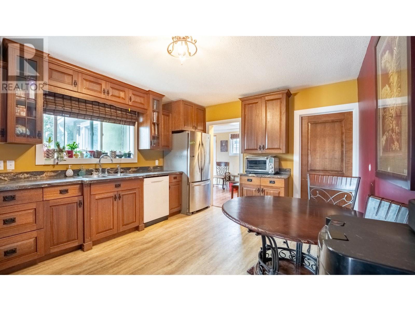 Property at 2816 3 Highway image 4