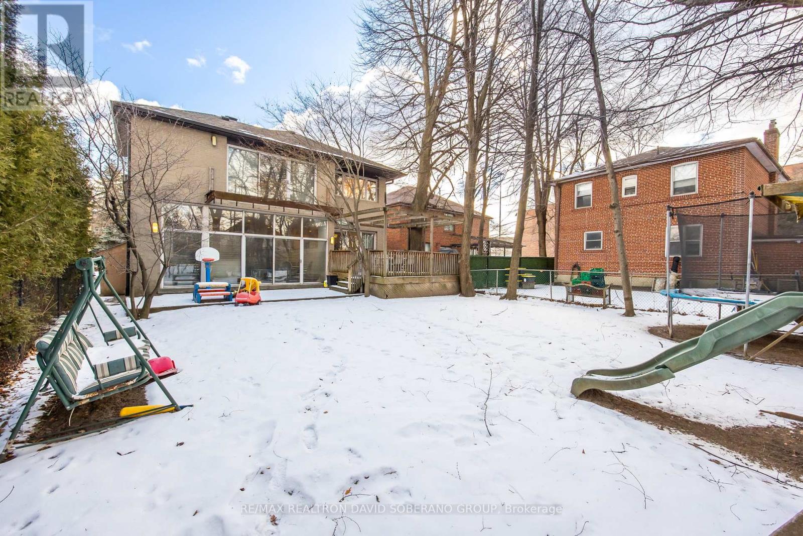 14 Northmount Avenue, Toronto, Ontario  M3H 1N4 - Photo 32 - C11997066