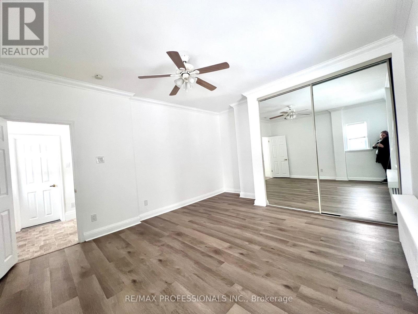 Main - 54 Norsman Street, Toronto (Stonegate-Queensway), Ontario  M8Z 2P6 - Photo 13 - W11997037