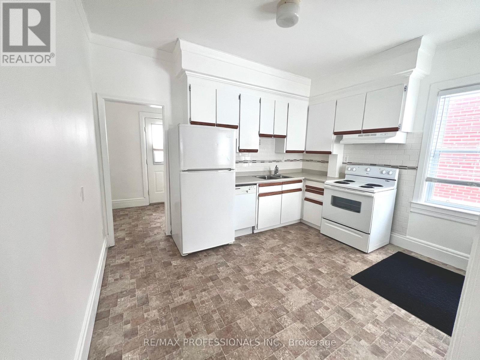 Main - 54 Norsman Street, Toronto (Stonegate-Queensway), Ontario  M8Z 2P6 - Photo 4 - W11997037
