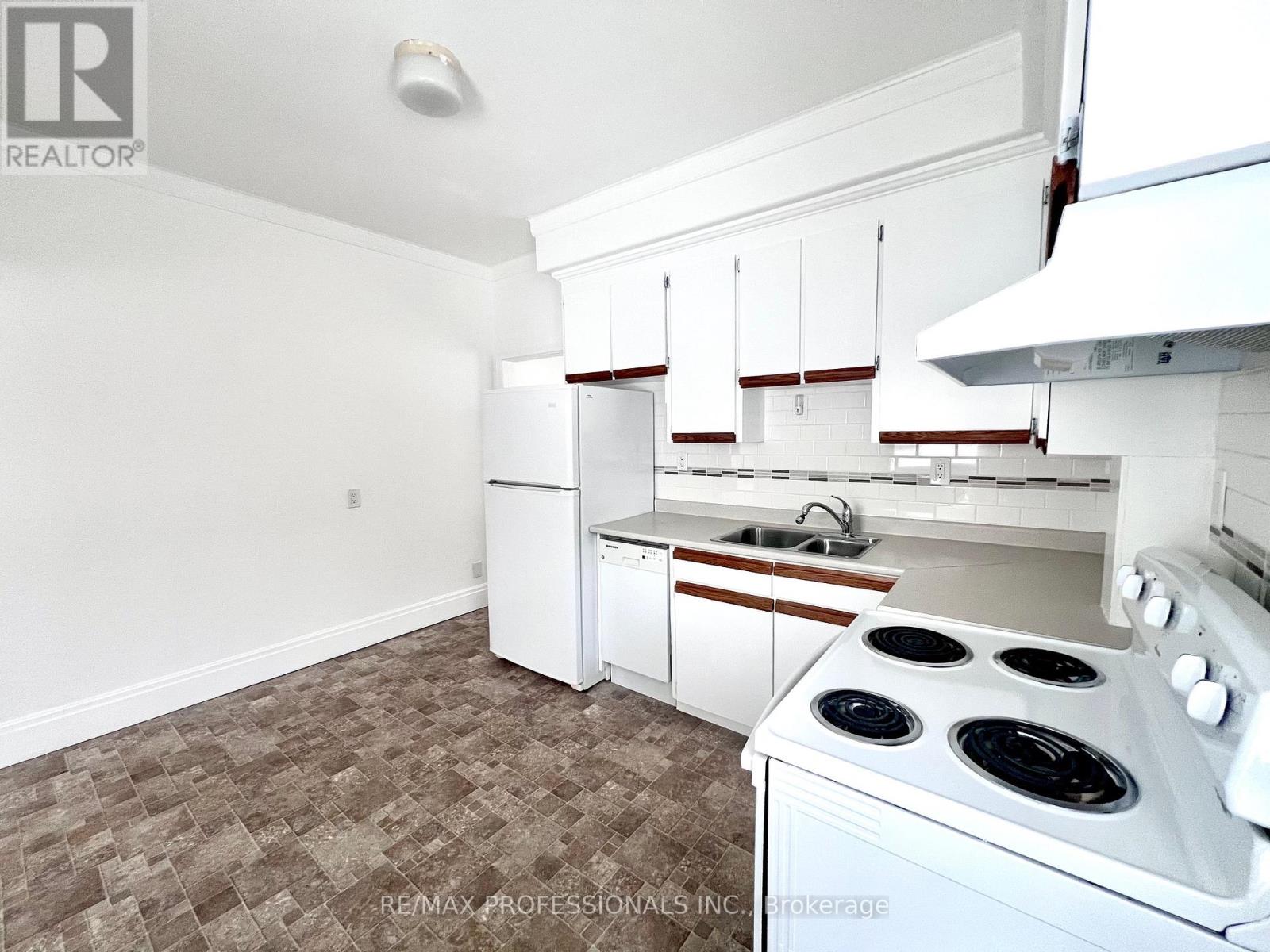 Main - 54 Norsman Street, Toronto (Stonegate-Queensway), Ontario  M8Z 2P6 - Photo 5 - W11997037