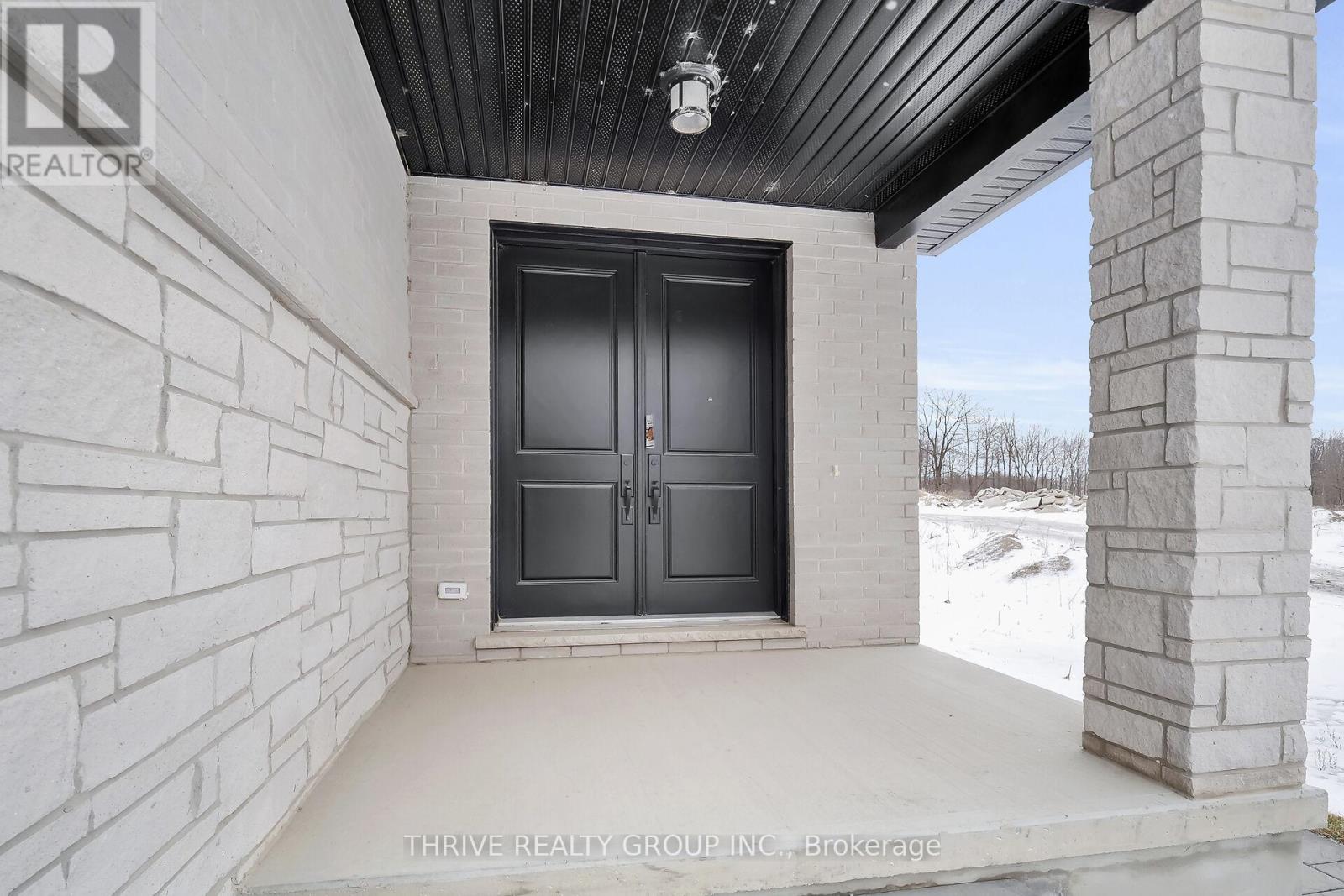 Property at 3958 CAMPBELL STREET N image 3
