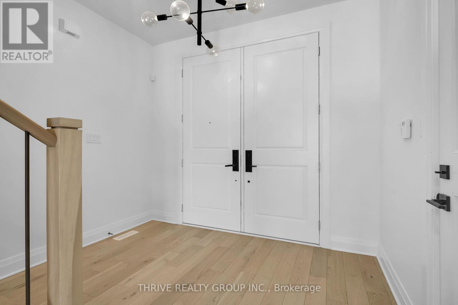 Property at 3958 CAMPBELL STREET N image 4