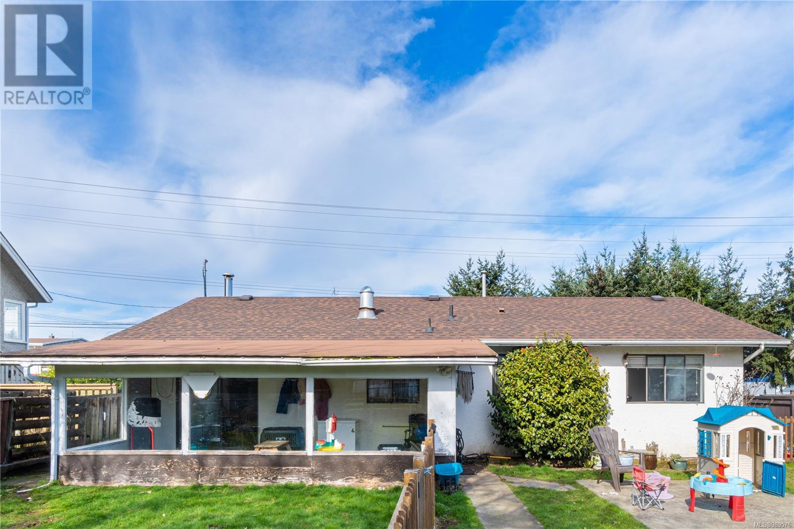 Property at 1703 Northfield Rd image 2