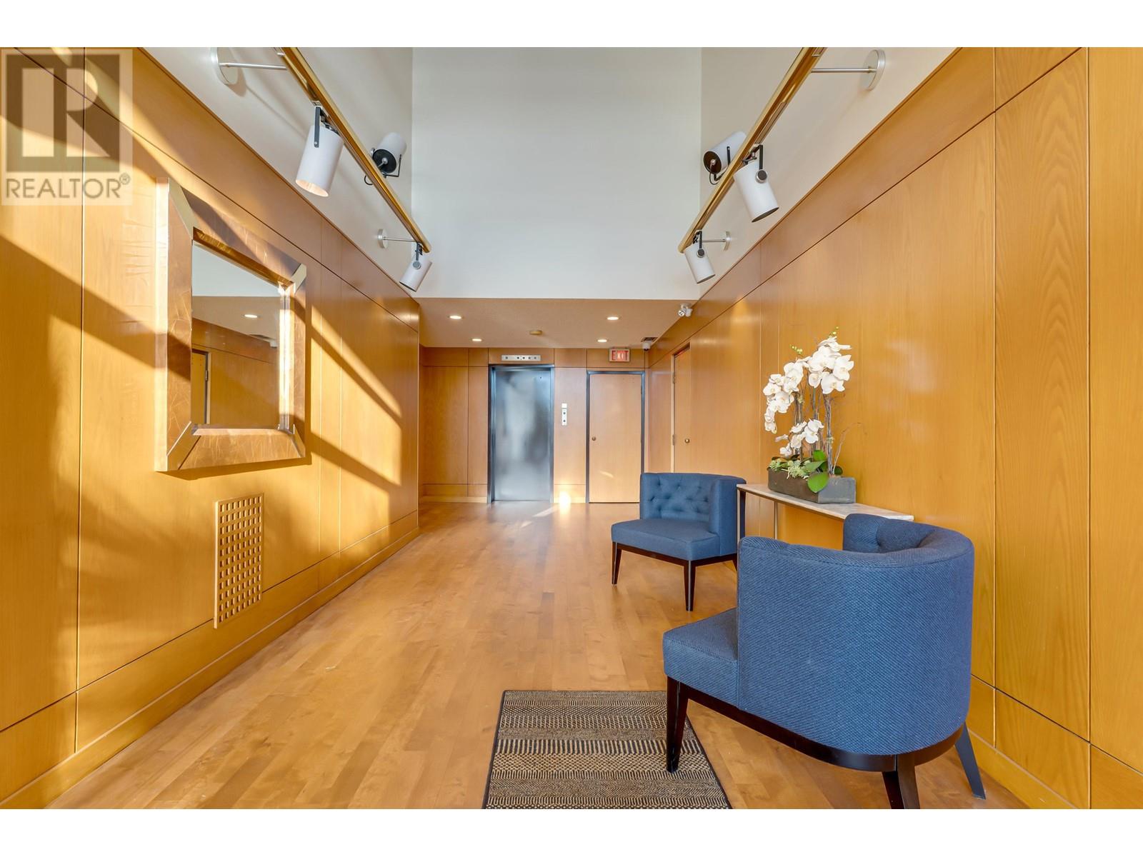 301 2015 Beach Avenue, Vancouver, British Columbia  V6G 1Z3 - Photo 3 - R2972182