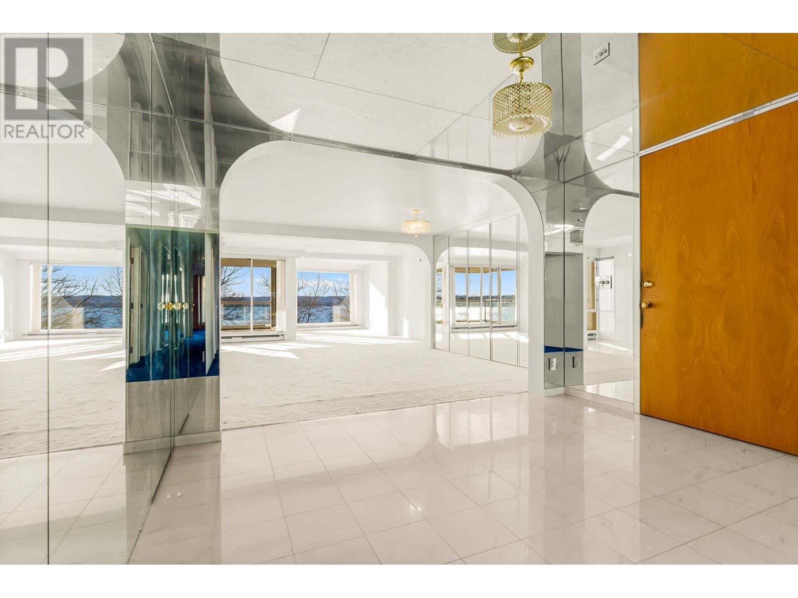 301 2015 Beach Avenue, Vancouver, British Columbia  V6G 1Z3 - Photo 5 - R2972182