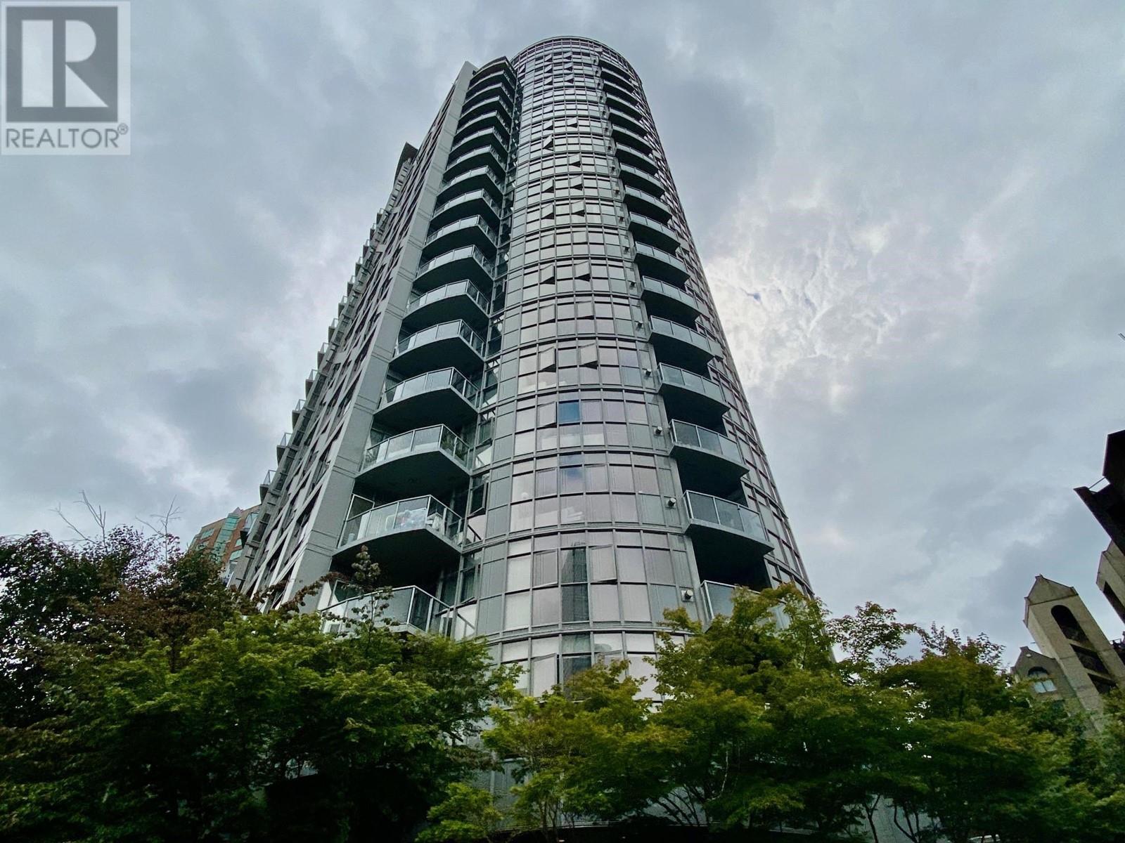 204 1050 SMITHE STREET, Vancouver, British Columbia
