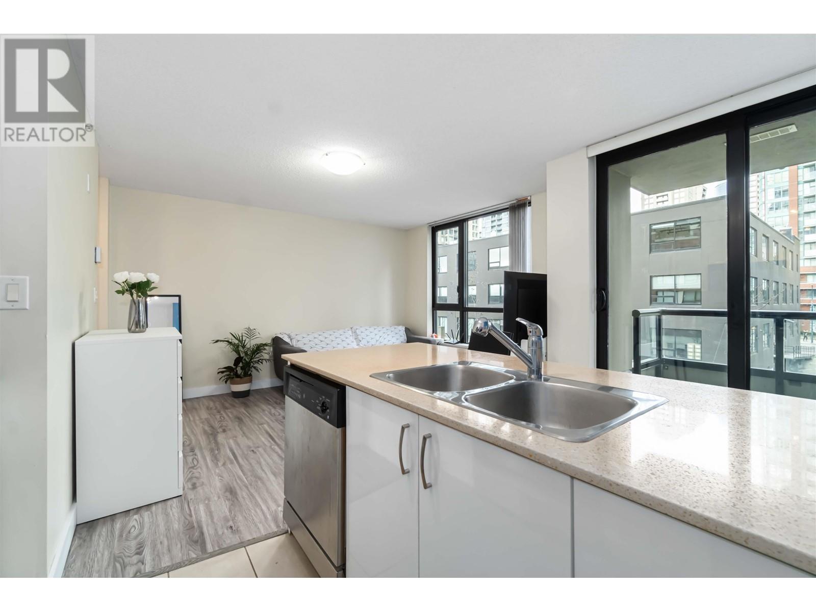 Listing Picture 15 of 32 : 402 977 MAINLAND STREET, Vancouver / 溫哥華 - 魯藝地產 Yvonne Lu Group - MLS Medallion Club Member