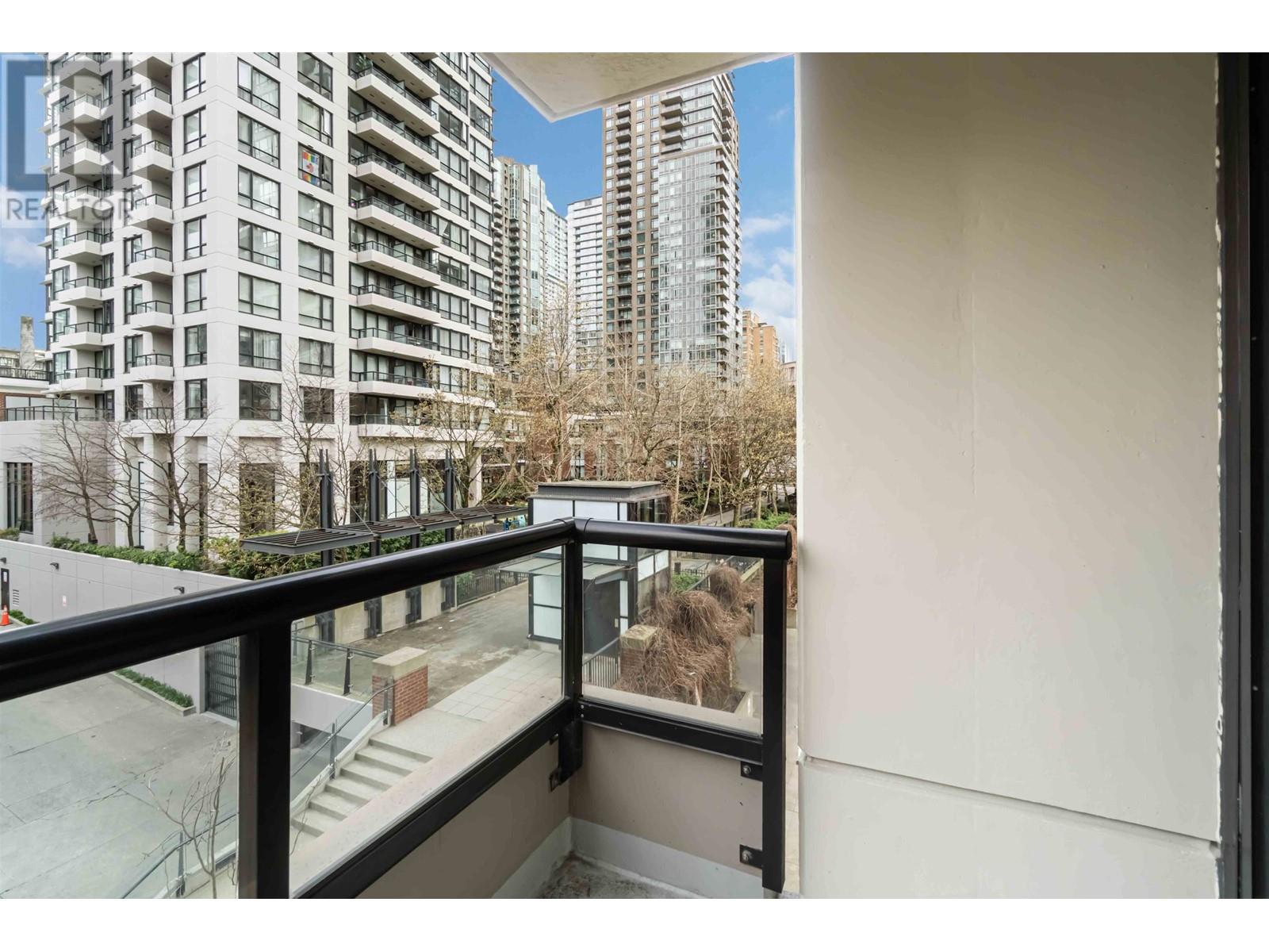 Listing Picture 23 of 32 : 402 977 MAINLAND STREET, Vancouver / 溫哥華 - 魯藝地產 Yvonne Lu Group - MLS Medallion Club Member