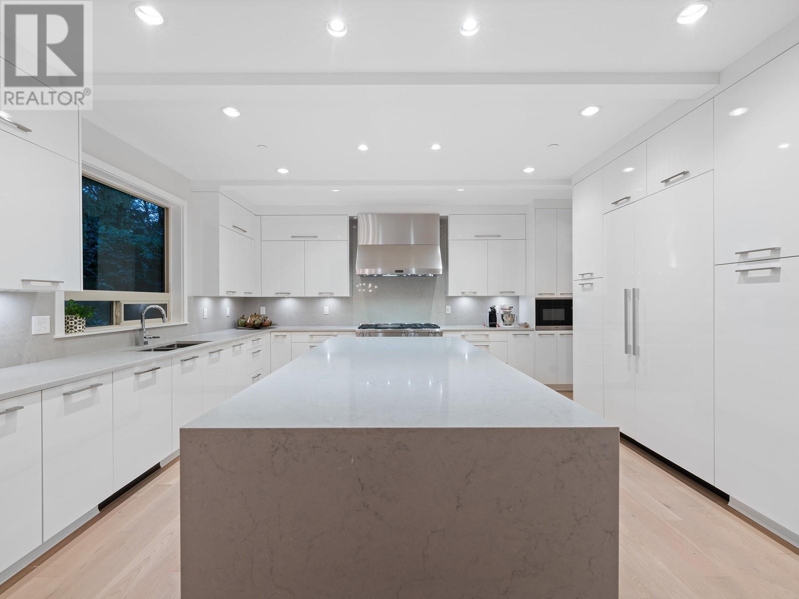 4062 Virginia Crescent, North Vancouver, British Columbia  V7R 3Z1 - Photo 11 - R2972202