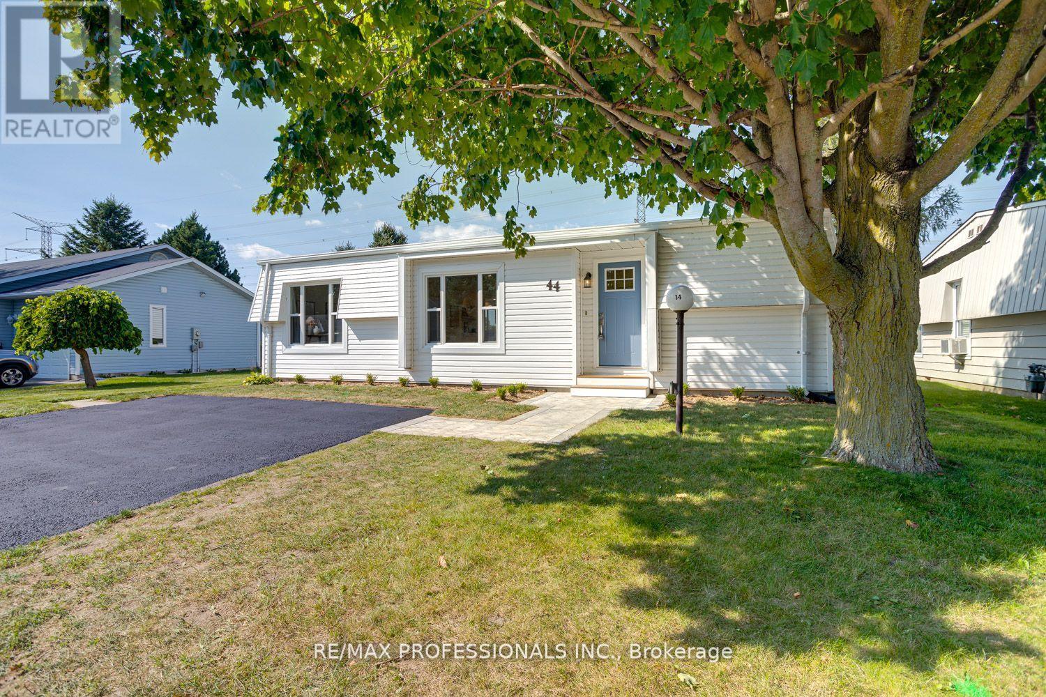 Property at 44 WILMOT TRAIL image 1