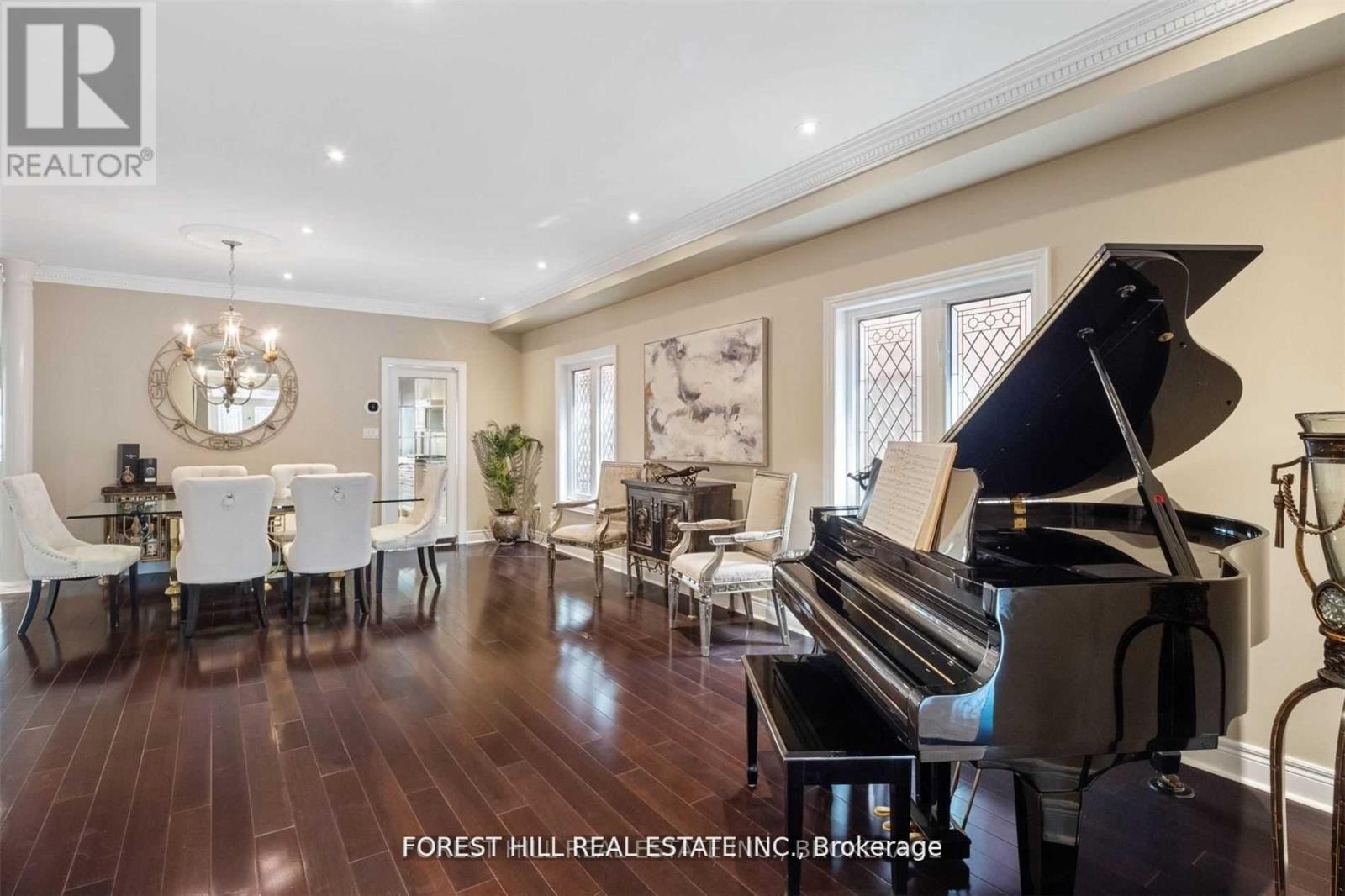 Property at 224 AUTUMN HILL BOULEVARD image 3