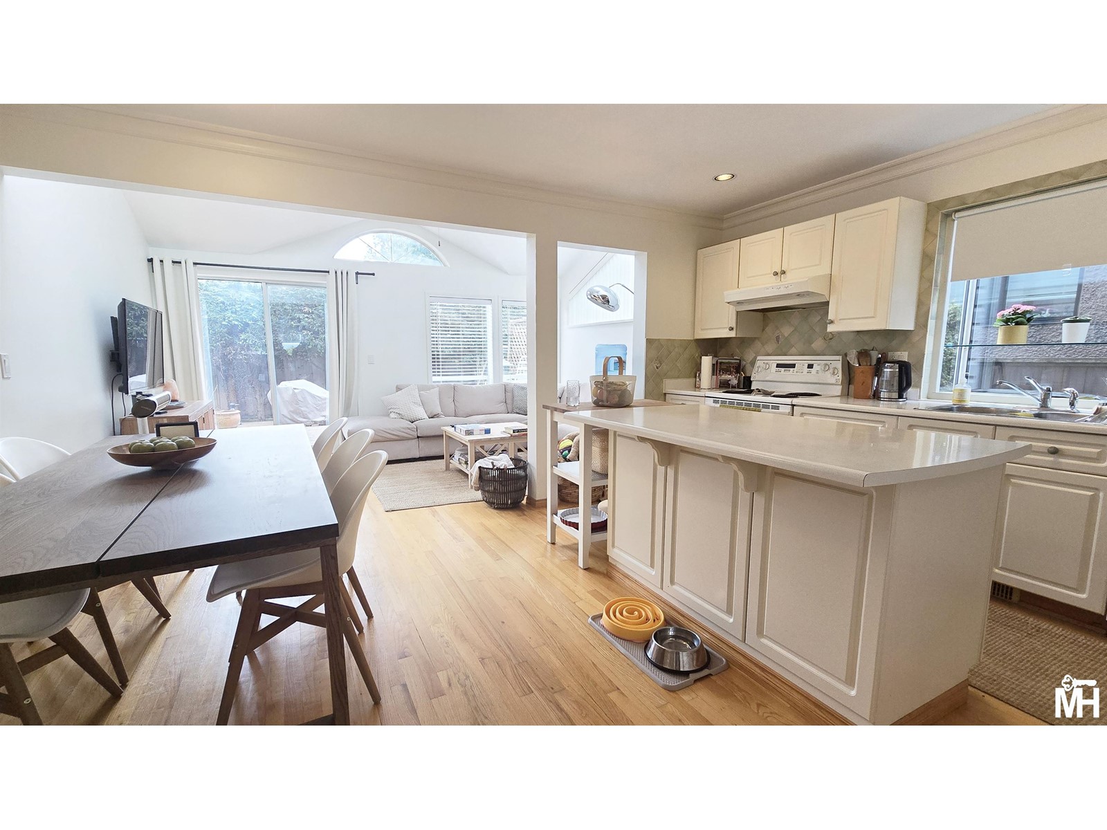Property at 12656 15A AVENUE image 5