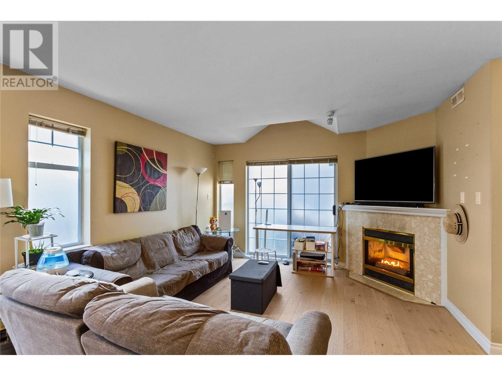 15 7128 18th Avenue, Burnaby, British Columbia  V3N 1H1 - Photo 5 - R2971063