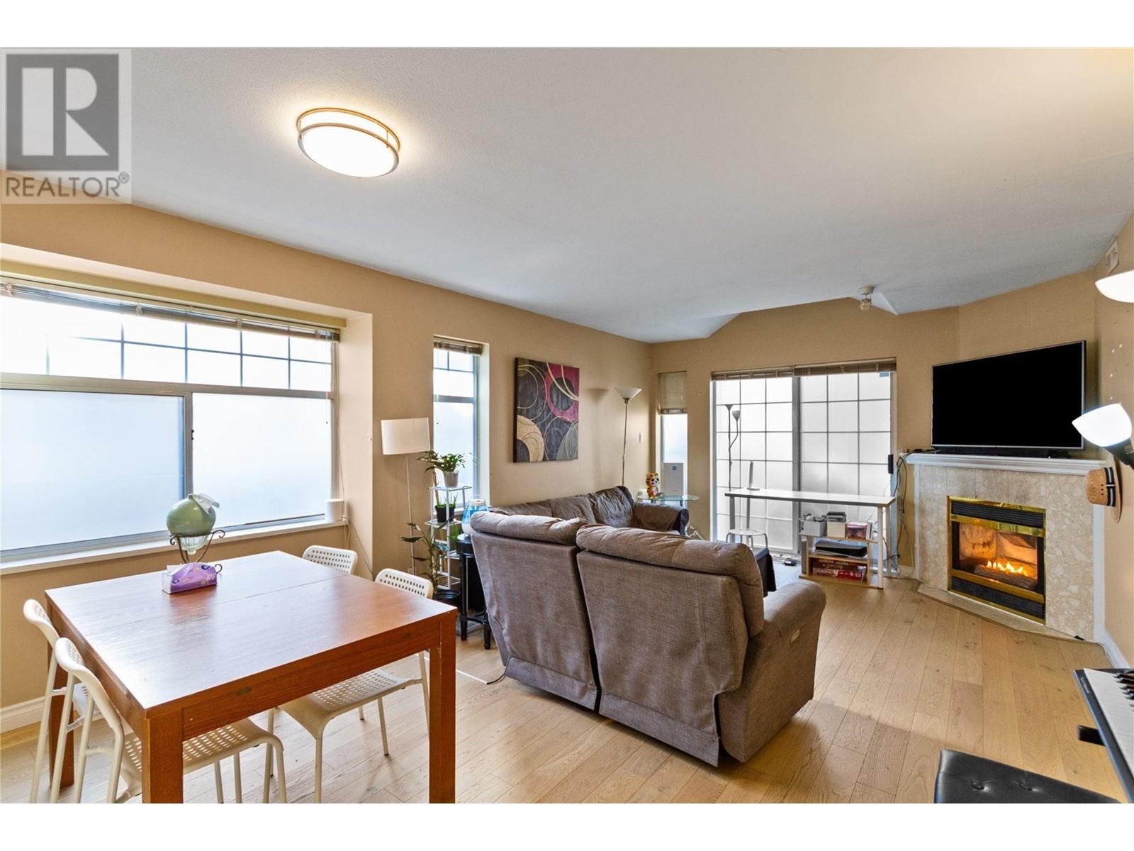 15 7128 18th Avenue, Burnaby, British Columbia  V3N 1H1 - Photo 9 - R2971063