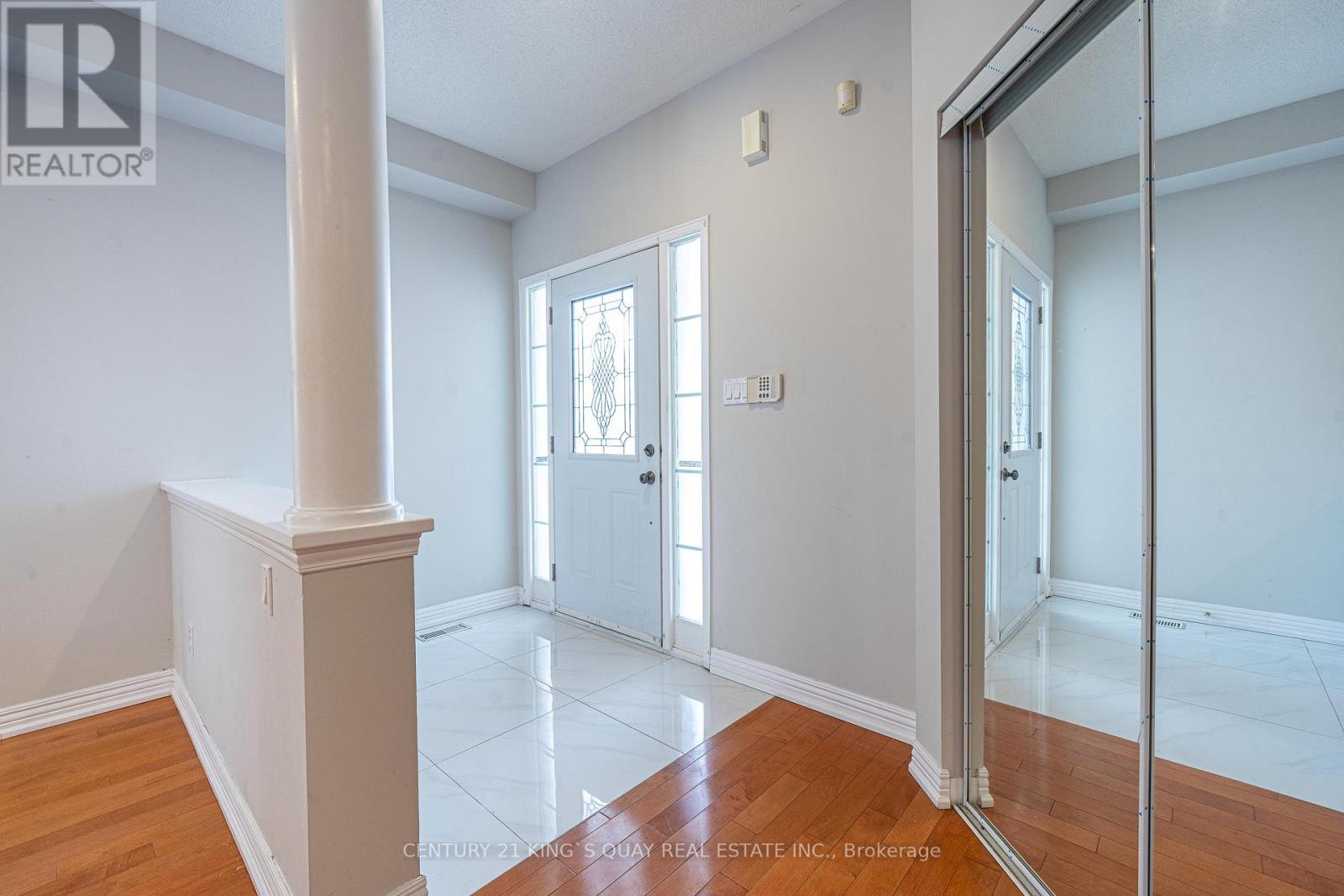 Property at 13 BARKWOOD HOLLOW image 5