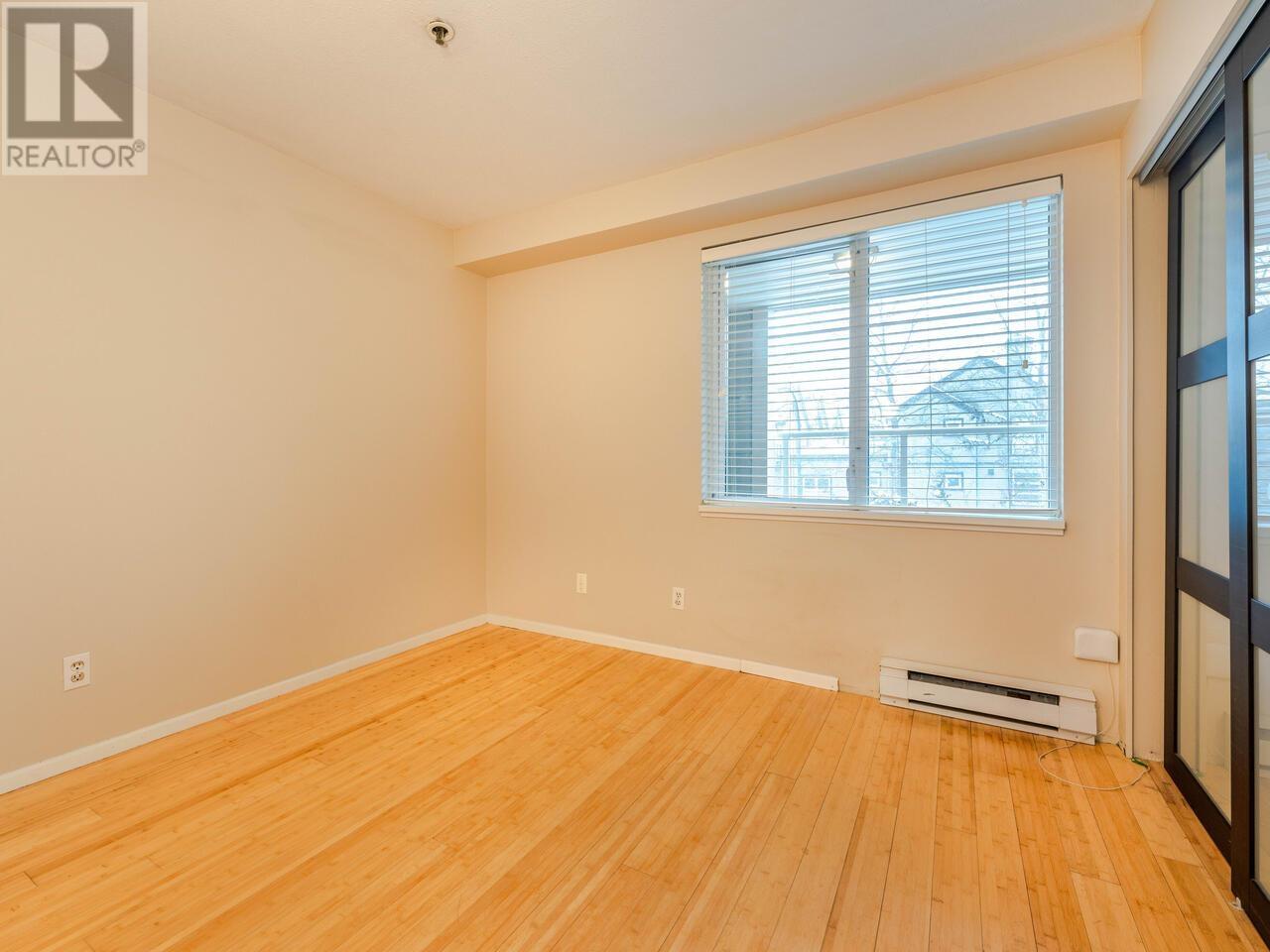 Listing Picture 13 of 27 : 303 3168 LAUREL STREET, Vancouver / 溫哥華 - 魯藝地產 Yvonne Lu Group - MLS Medallion Club Member