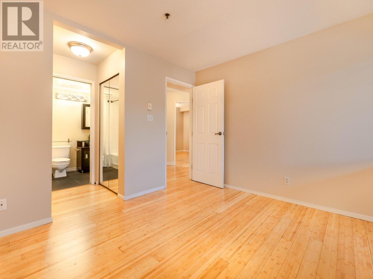 Listing Picture 19 of 27 : 303 3168 LAUREL STREET, Vancouver / 溫哥華 - 魯藝地產 Yvonne Lu Group - MLS Medallion Club Member