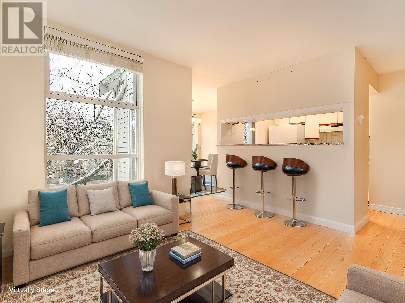 Listing Picture 8 of 27 : 303 3168 LAUREL STREET, Vancouver / 溫哥華 - 魯藝地產 Yvonne Lu Group - MLS Medallion Club Member