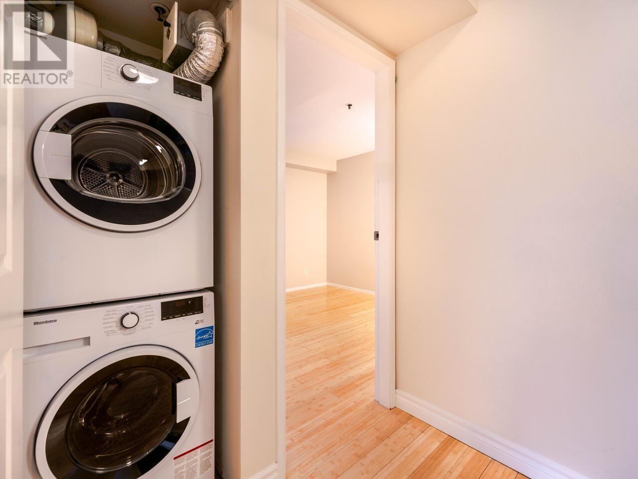 Listing Picture 25 of 27 : 303 3168 LAUREL STREET, Vancouver / 溫哥華 - 魯藝地產 Yvonne Lu Group - MLS Medallion Club Member