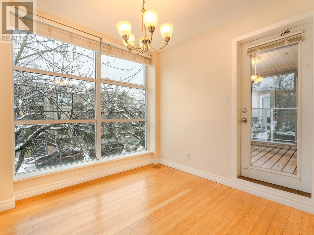 Listing Picture 12 of 27 : 303 3168 LAUREL STREET, Vancouver / 溫哥華 - 魯藝地產 Yvonne Lu Group - MLS Medallion Club Member