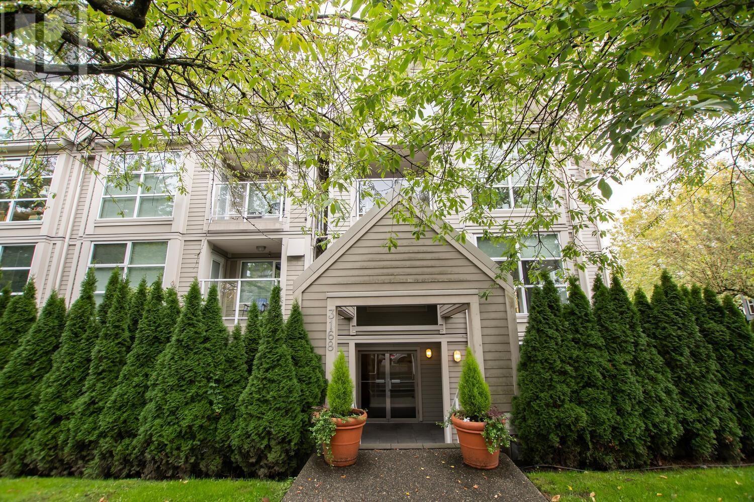 Listing Picture 2 of 27 : 303 3168 LAUREL STREET, Vancouver / 溫哥華 - 魯藝地產 Yvonne Lu Group - MLS Medallion Club Member