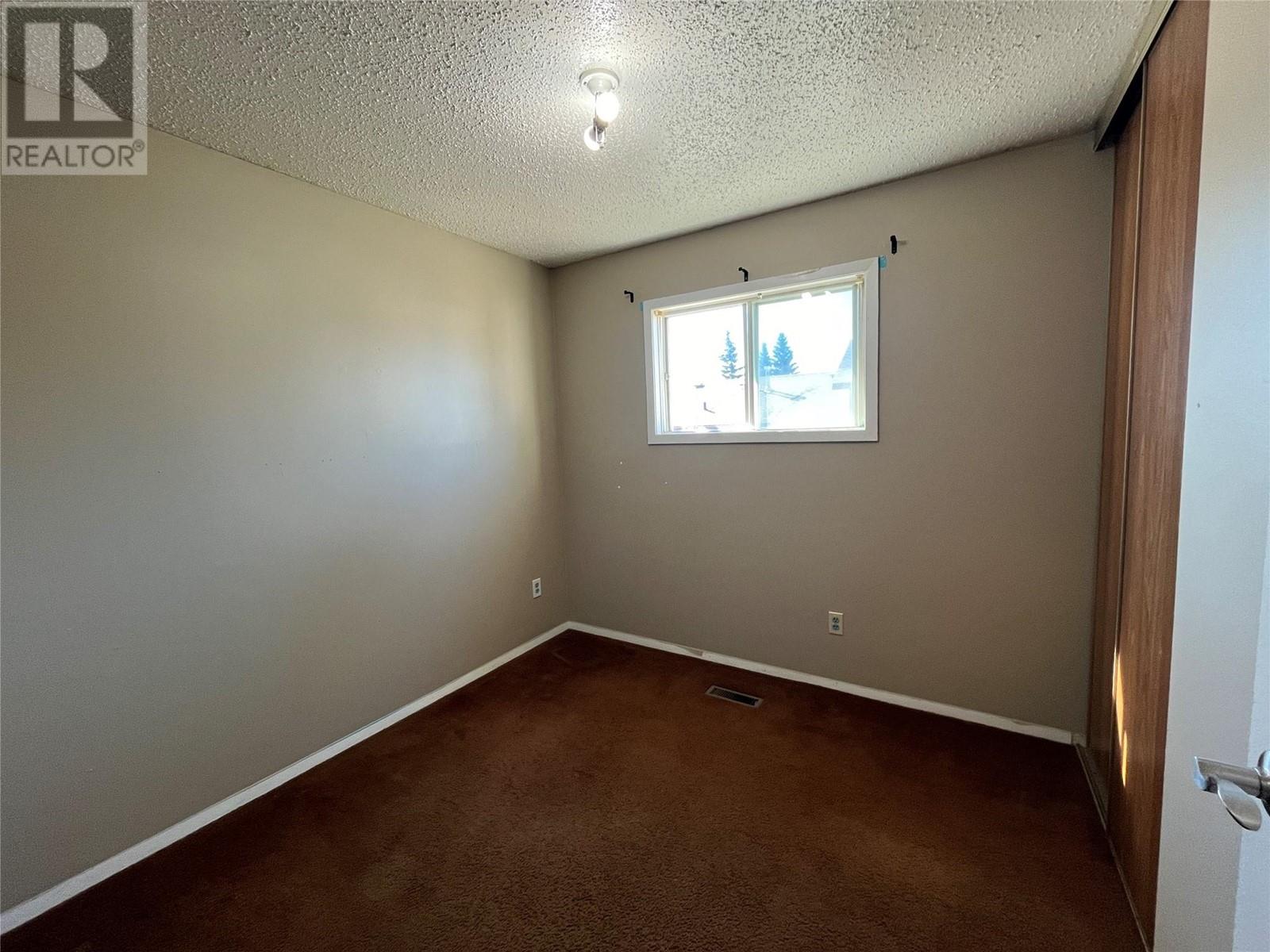 132 Spruce Avenue, Tumbler Ridge, British Columbia  V0C 2W0 - Photo 9 - 10336963